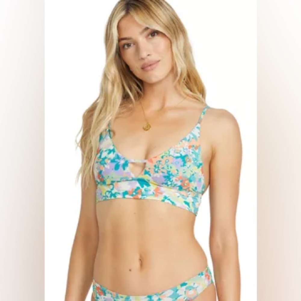 NWT BILLABONG Bella Costa V Neck Swim Top